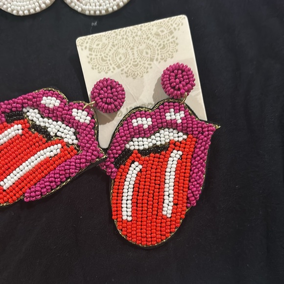 Lot of earrings.   9 pairs total.    All NWT - Picture 8 of 10